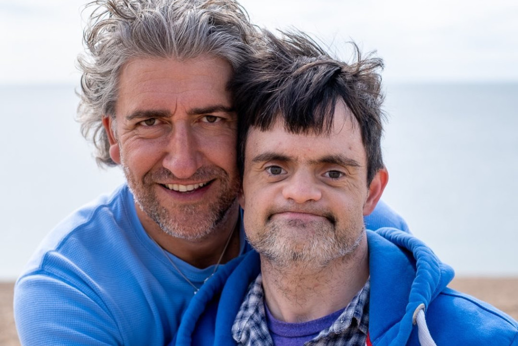 Manni en Reuben Coe schreven samen hun memoires in 'Brother.Do.You.Love.Me?'
