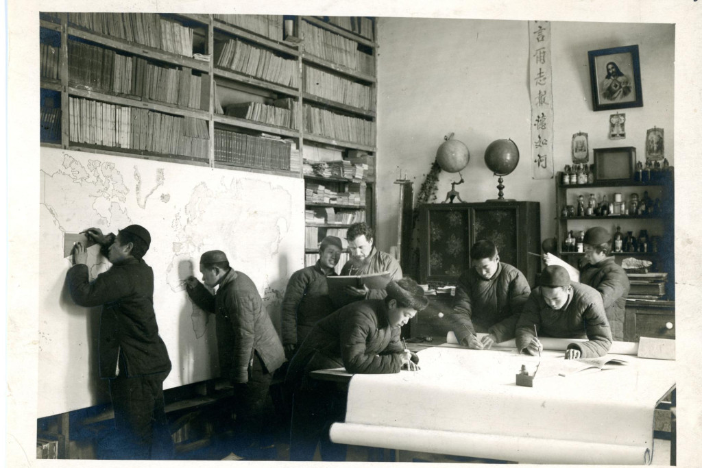 Tentoonstellingsaffiche 'Missie à la carte'. Tentoonstellingsaffiche 'Missie à la carte'.