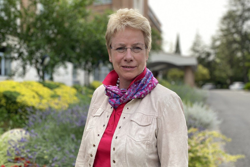 Myriam Wijlens is professor kerkelijk recht in Duitsland en verbonden aan het Vaticaan in de domeinen oecumene, seksueel misbruik en de Synode over synodaliteit.