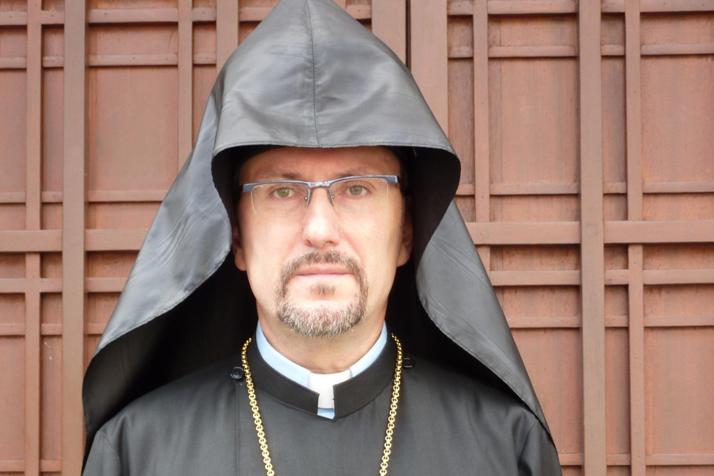 Zadik Avedikian, rector van de Armeens-apostolische kerk in Brussel die haar 30ste verjaardag viert