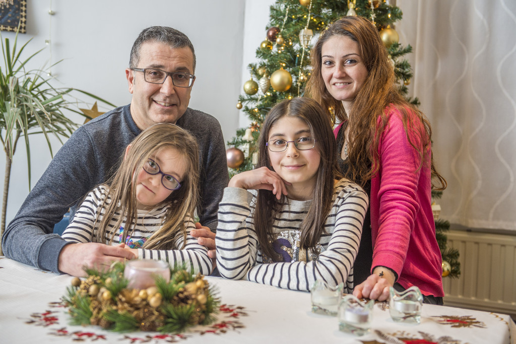 Samer Barboor, zijn vrouw Jouana en de kinderen in Sint-Niklaas. Samer Barboor, zijn vrouw Jouana en de kinderen in Sint-Niklaas.