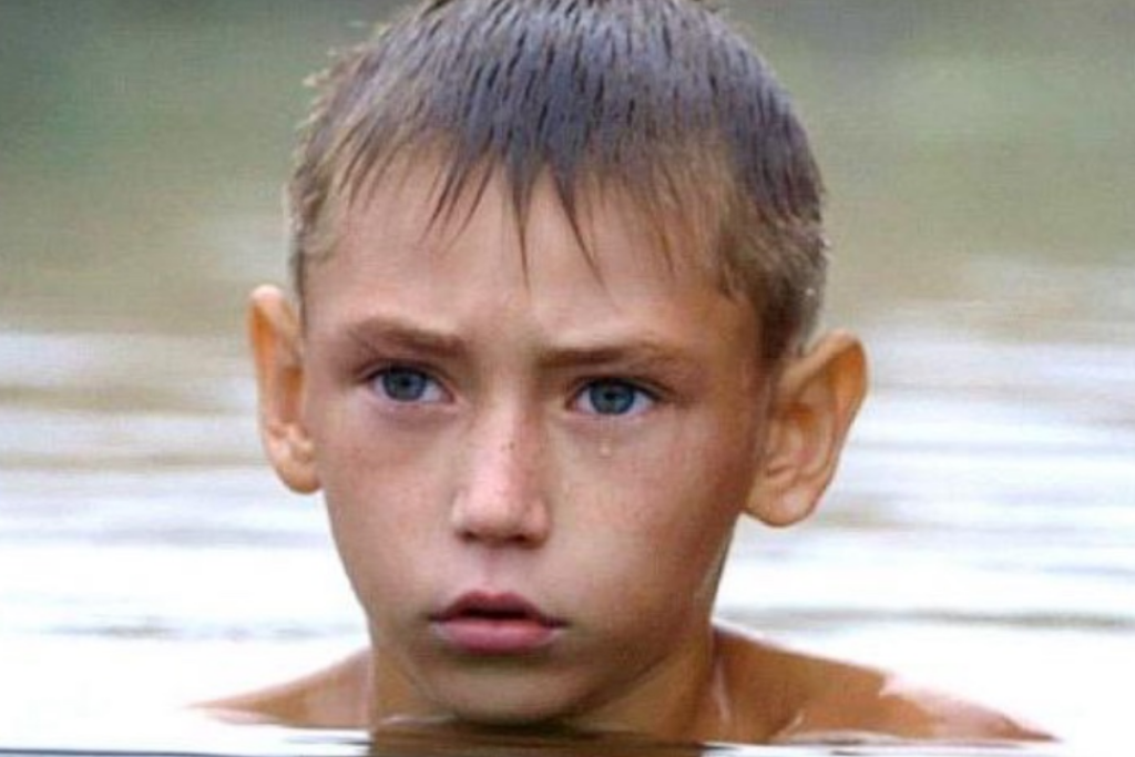 Beeld uit 'The Distant Barking of Dogs'