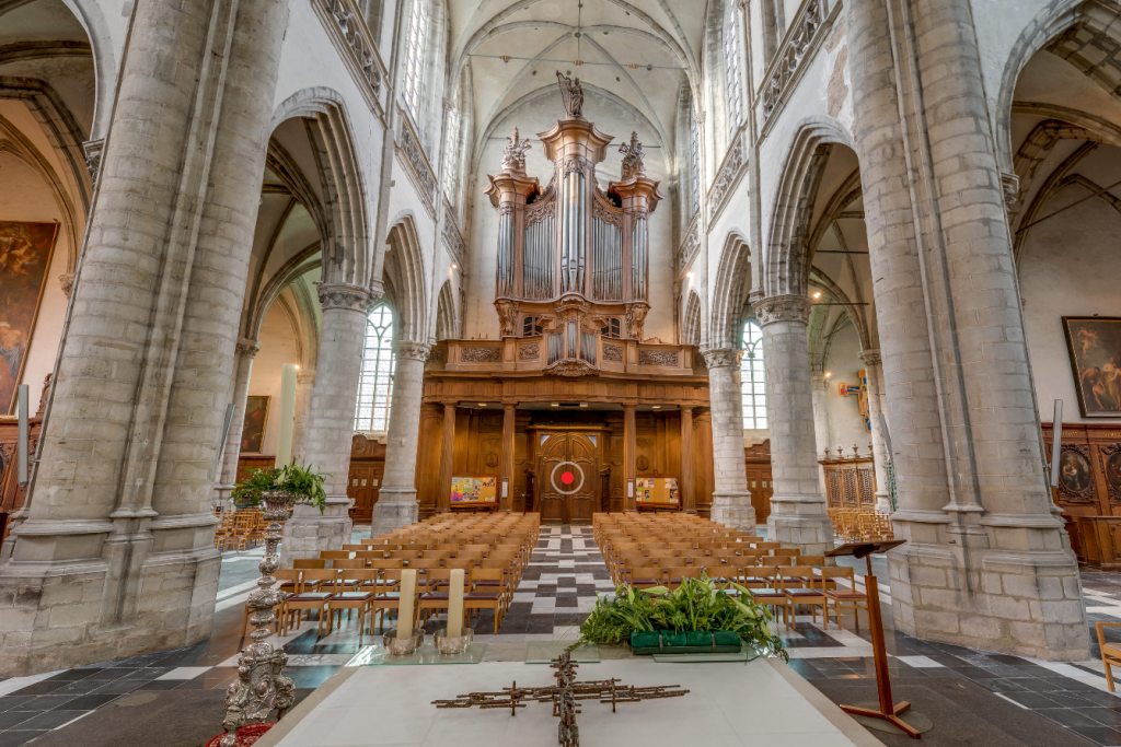 Op virtueel bezoek in de Sint-Martinuskerk.