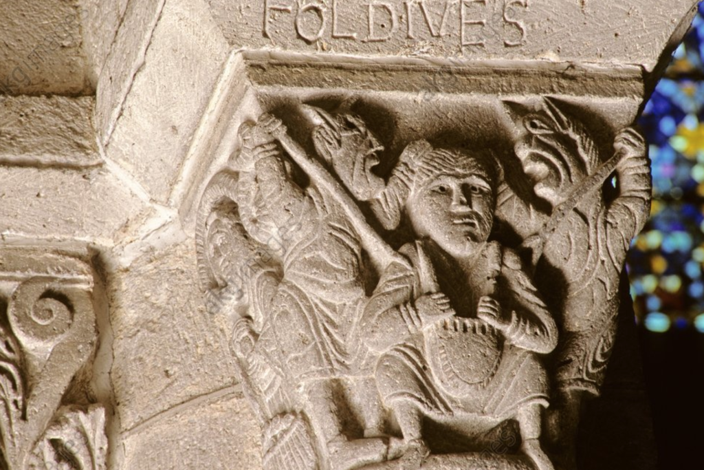Een afbeelding op een kapiteel van de Notre Dame d’Orcival.