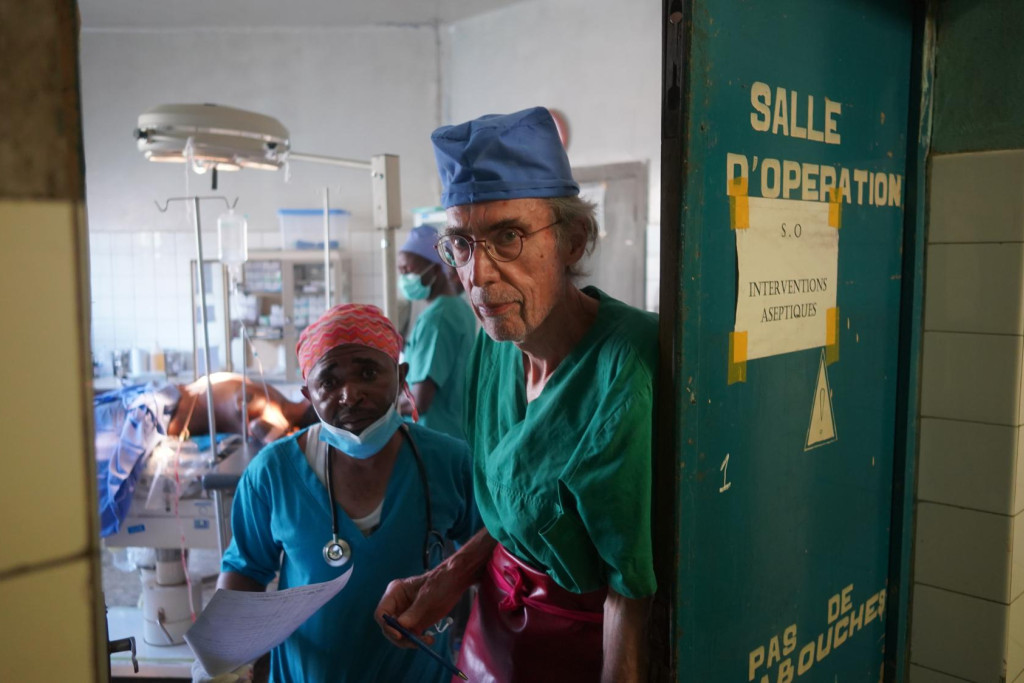 Réginals Moreels in het ziekenhuis van zijn Congolese collega in Beni.