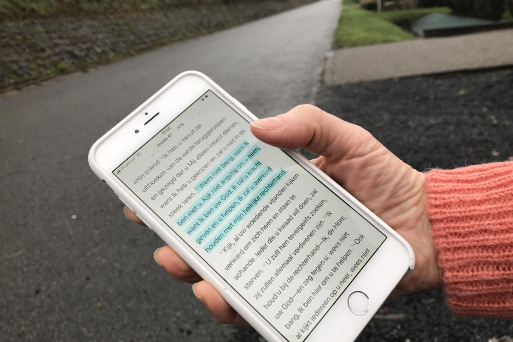 De Bijbelapplicatie van YouVersion lees je overal en in de meest uiteenlopende talen.
