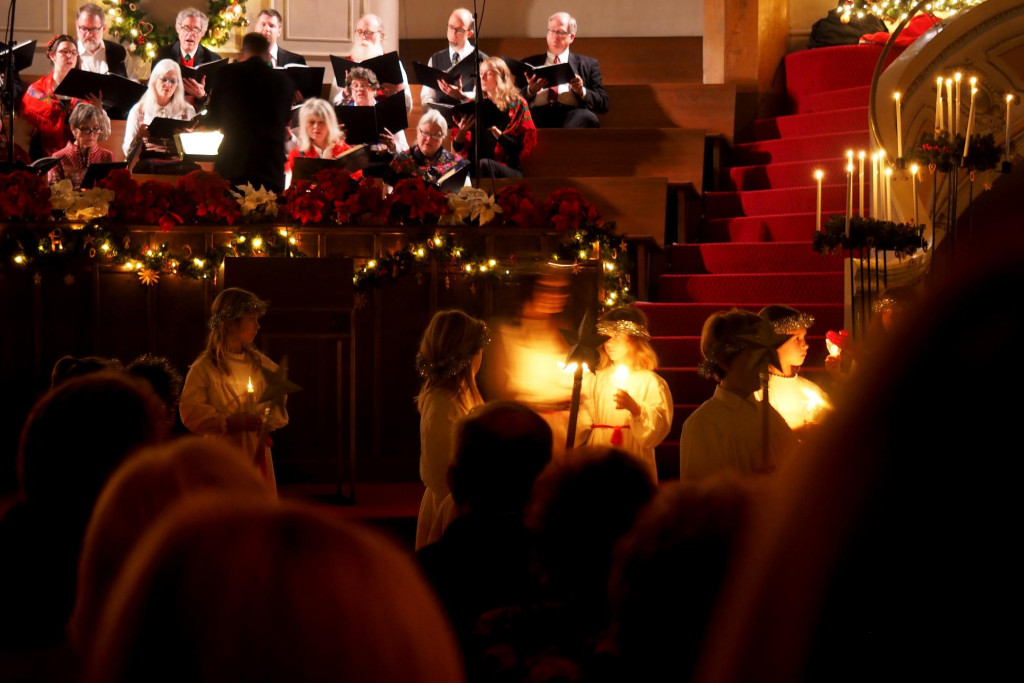 'Er is een koor, dat ons voorzingt en draagt, maar ons nooit de mond snoert.'