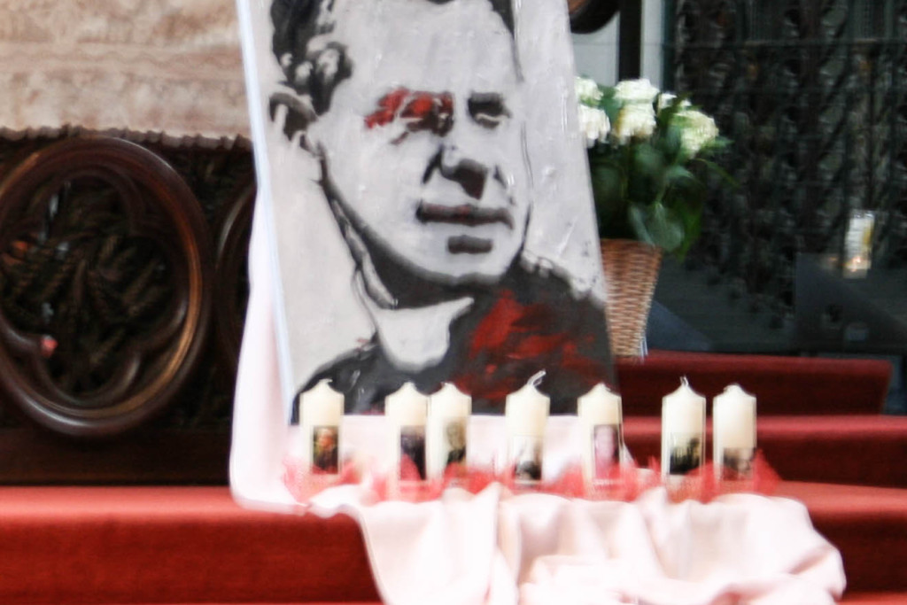 50 jaar na zijn dood werd Jozef Cardijn herdacht in de Onze-Lieve-Vrouwekerk in Laken.