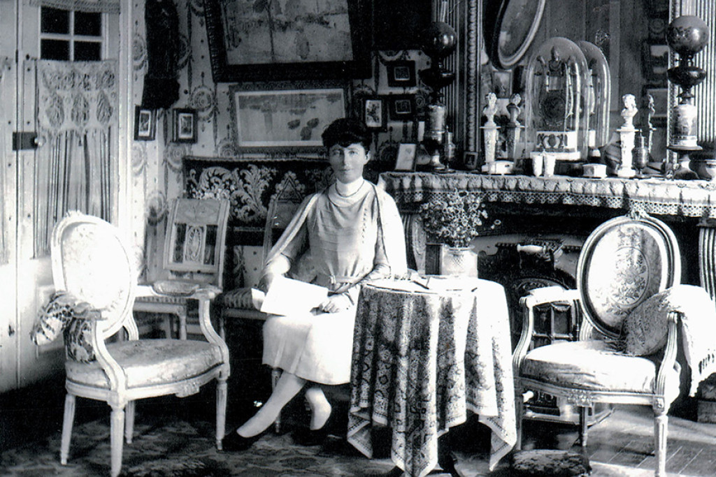 Gabrielle Bossis in haar salon