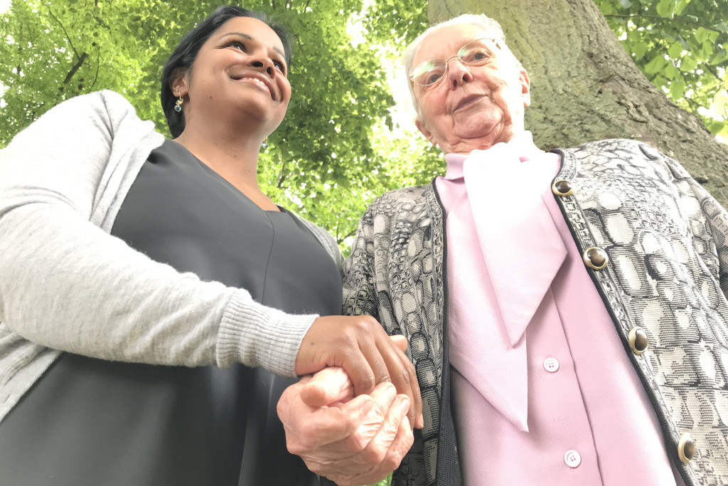 Julie Hendrickx en Jeanne Devos: 'Solidariteit kun je leren. Maak delen vanzelfsprekend.'