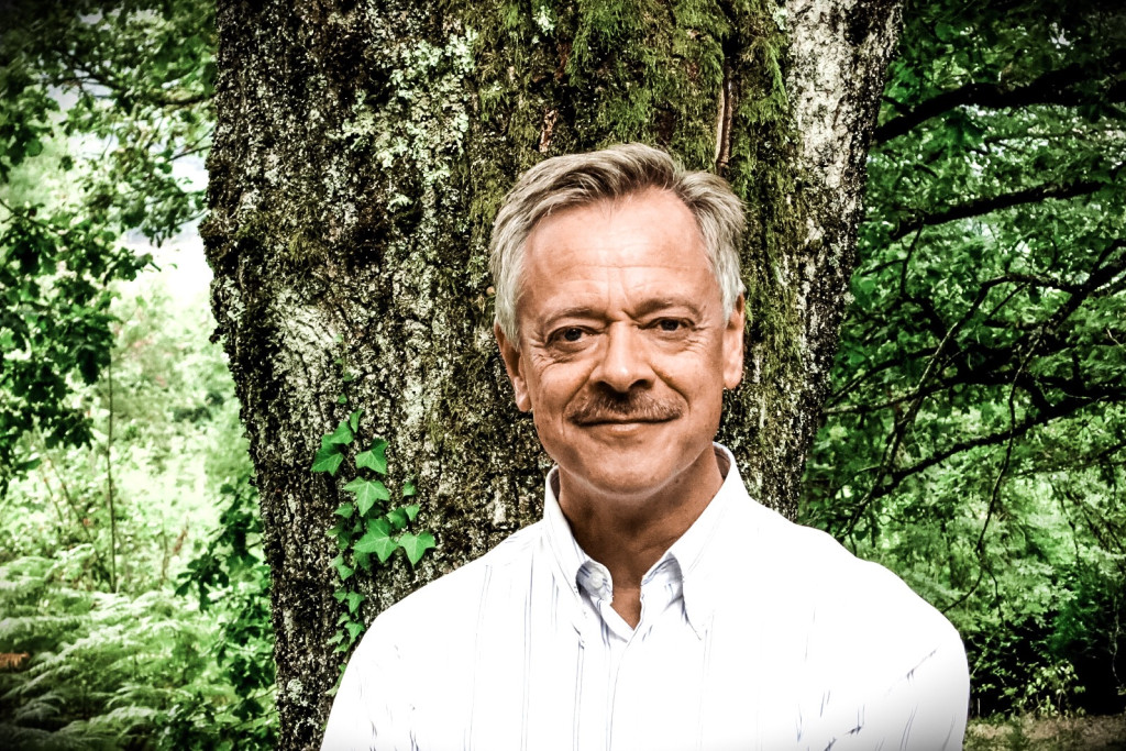 Jean Bastiaens is Bijbelwetenschapper en directeur van Bijbelhuis Zevenkerken. Jean Bastiaens is Bijbelwetenschapper en directeur van Bijbelhuis Zevenkerken.