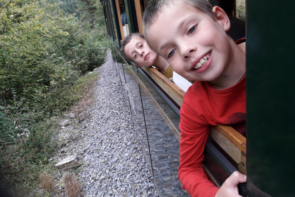 Bram en Kris, zonen van Marijke en Dirk uit Limburg. Bram en Kris, zonen van Marijke en Dirk uit Limburg.