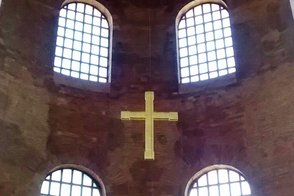 Het kruisteken brengt de liefdevolle harmonie van de Drie-ene God in herinnering.