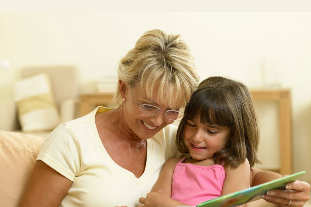 Samen met je kleinkind een prentenboek lezen Samen met je kleinkind een prentenboek lezen