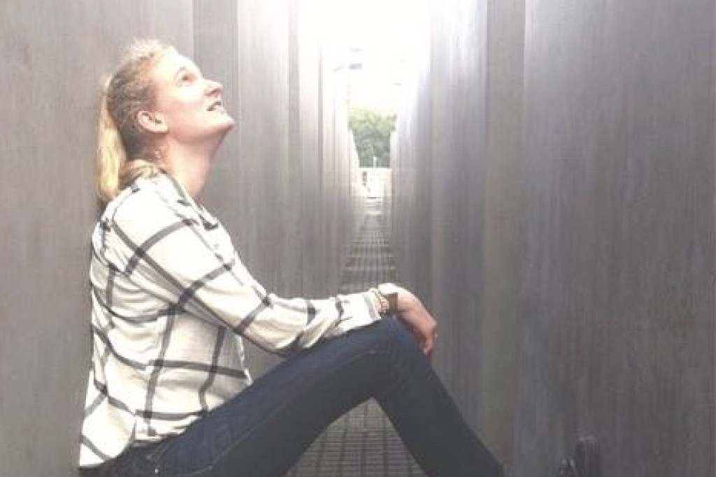 Selfie bij het Holocaust Denkmal in Berlijn. Selfie bij het Holocaust Denkmal in Berlijn.