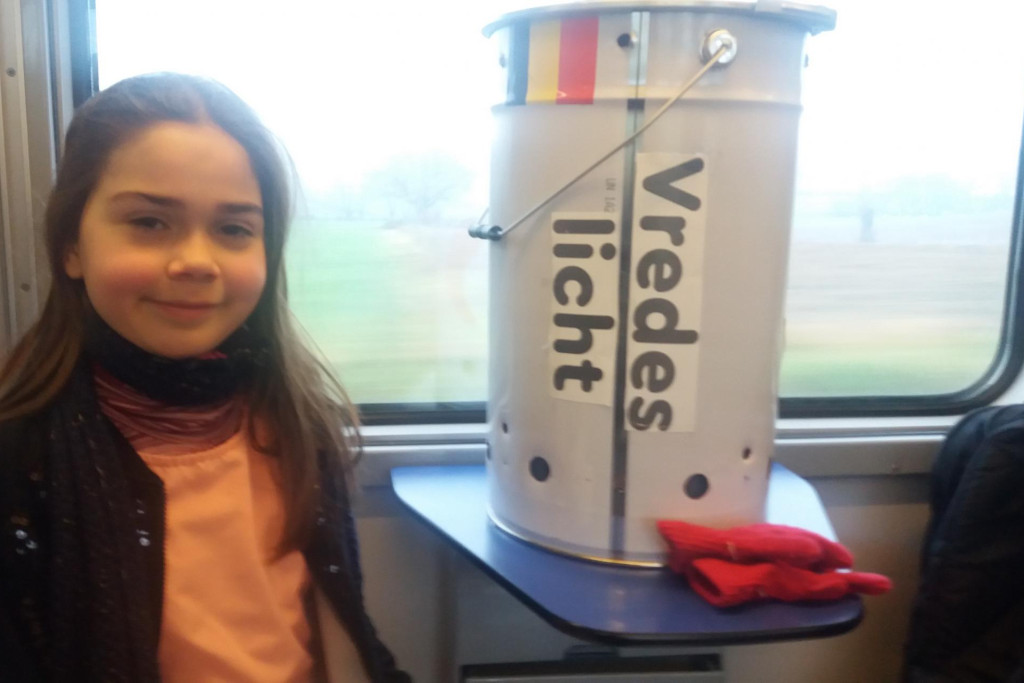En dan met de trein naar Brussel, waar de vlam eerst naar het concert van Christoff gaat en dan naar thuisbasis Nevele.