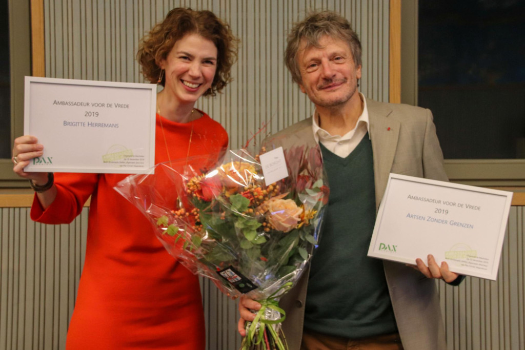 Brigitte Herremans en dr. Marc Biot van Artsen zonder Grenzen, de nieuwe Ambassadeurs van de Vrede van Pax Christi Vlaanderen