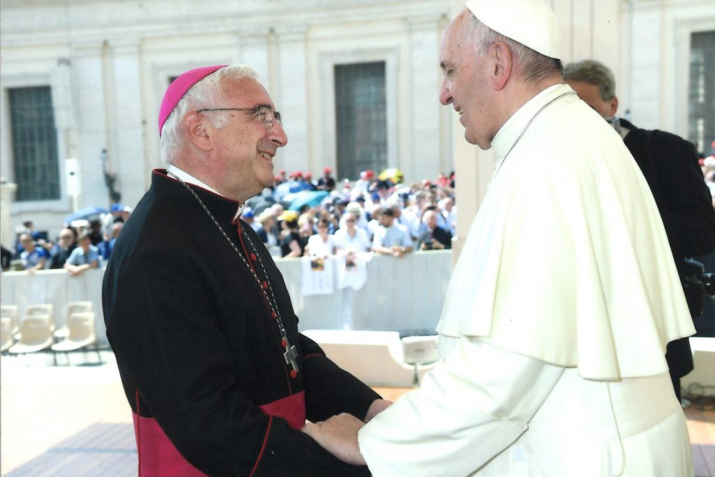 Mgr. Jean-Luc Hudsyn en paus Franciscus op 30 juni 2016 in Rome