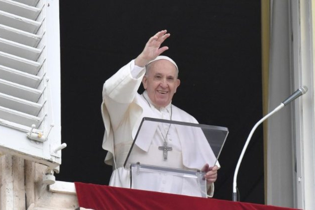 Paus Franciscus tijdens het angelusgebed van zondag 6 juni 2021