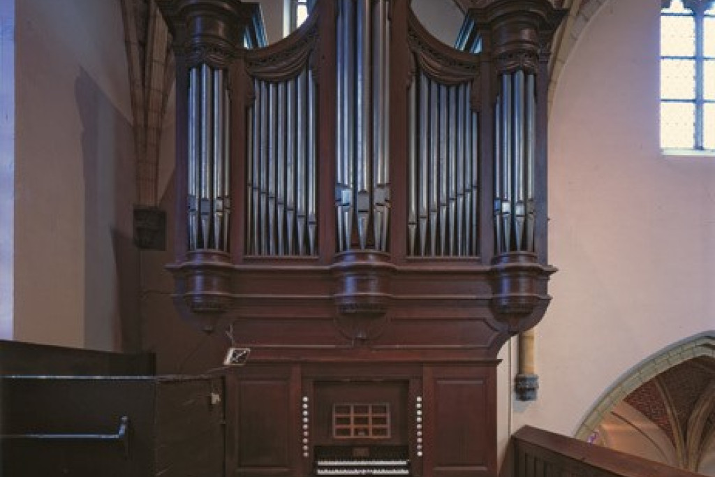Het orgel van de Sint-Martinuskerk in Heers wordt gerestaureerd