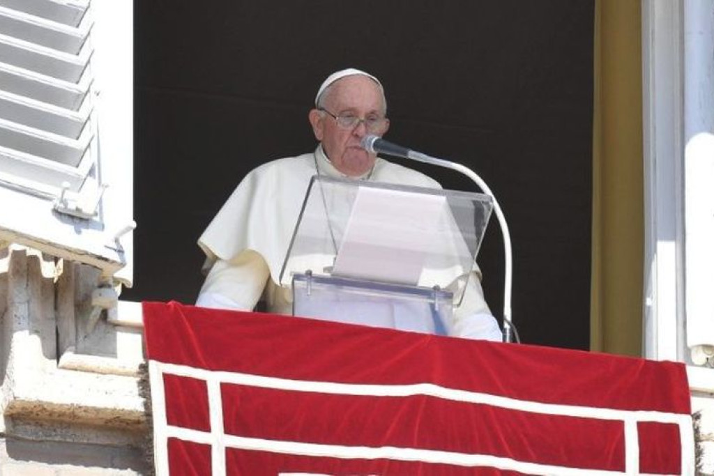 Paus Franciscus tijdens het Angelusgebed van vanmorgen