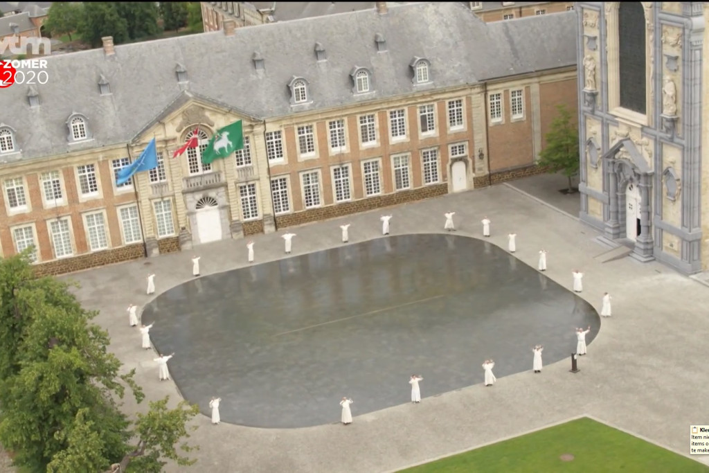 Norbertijnen van Averbode in het filmpje 'Is Scherpenheuvel de Warmste Vakantieplek?' van Het Laatste Nieuws.