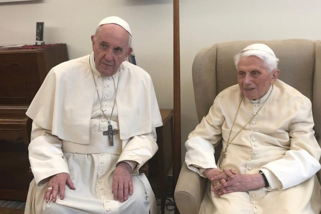 Paas- en verjaardagswensen van paus Franciscus voor Benedictus XVI