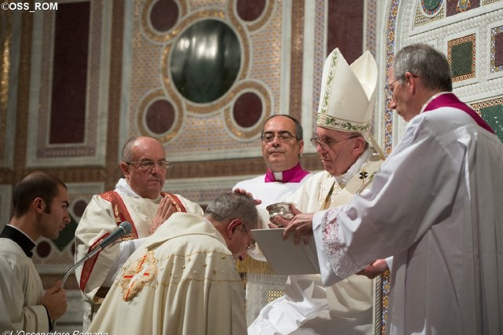 Paus Franciscus wijdt Angelo De Donatis tot bisschop