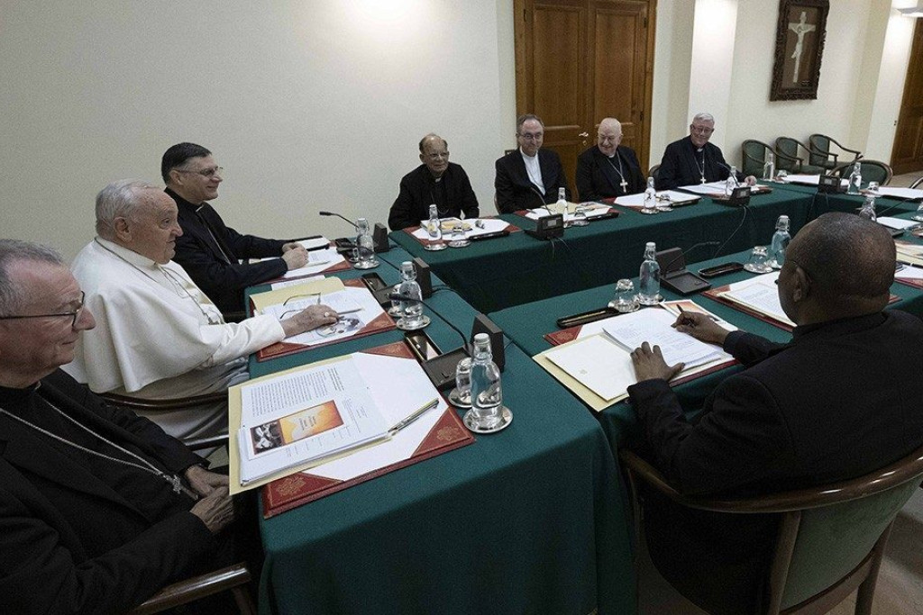 In april 2024 kwam de Raad van Kardinalen opnieuw samen om naar vrouwelijke experts te luisteren over de rol van vrouwen in de Kerk. 