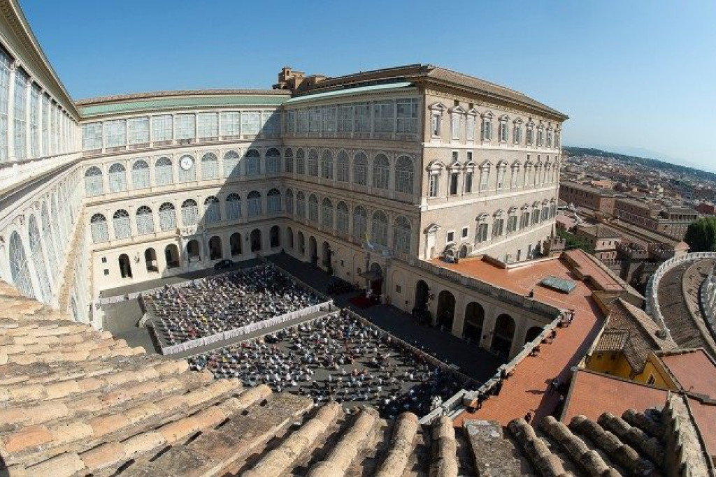 De Cortile di San Damaso, het binnenplein van het apostolische paleis waar straks de algemene audiënties opnieuw plaatsvinden 