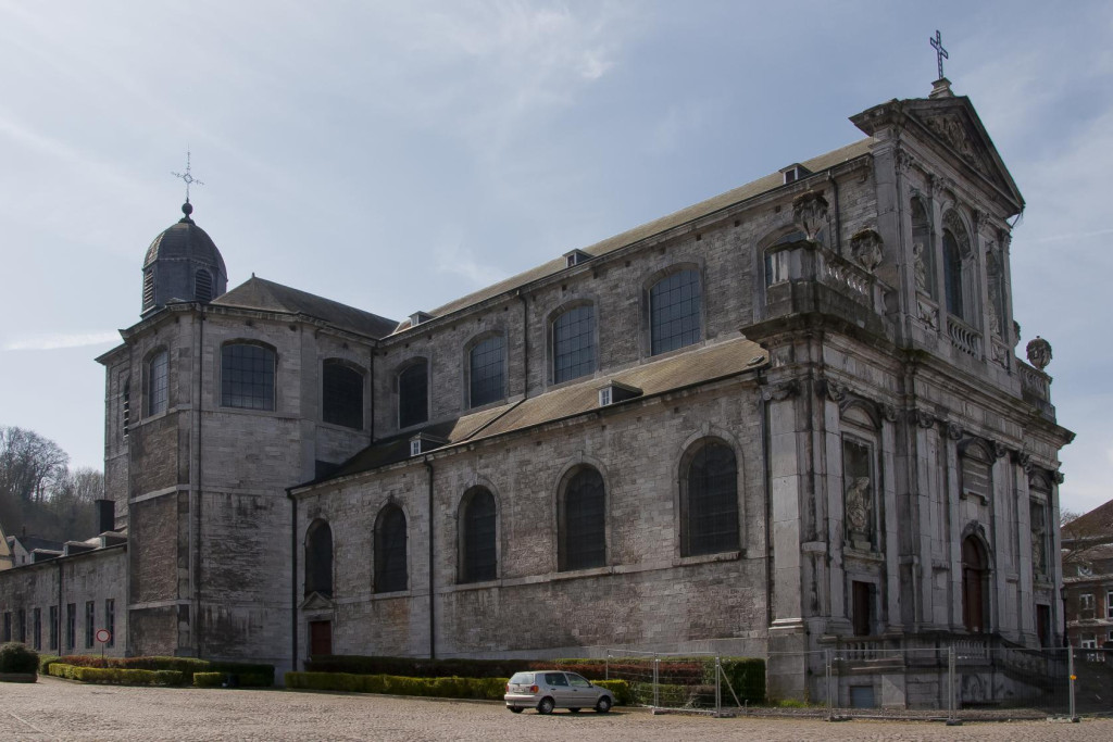 De collegiale Sint-Beggakerk in Andennes