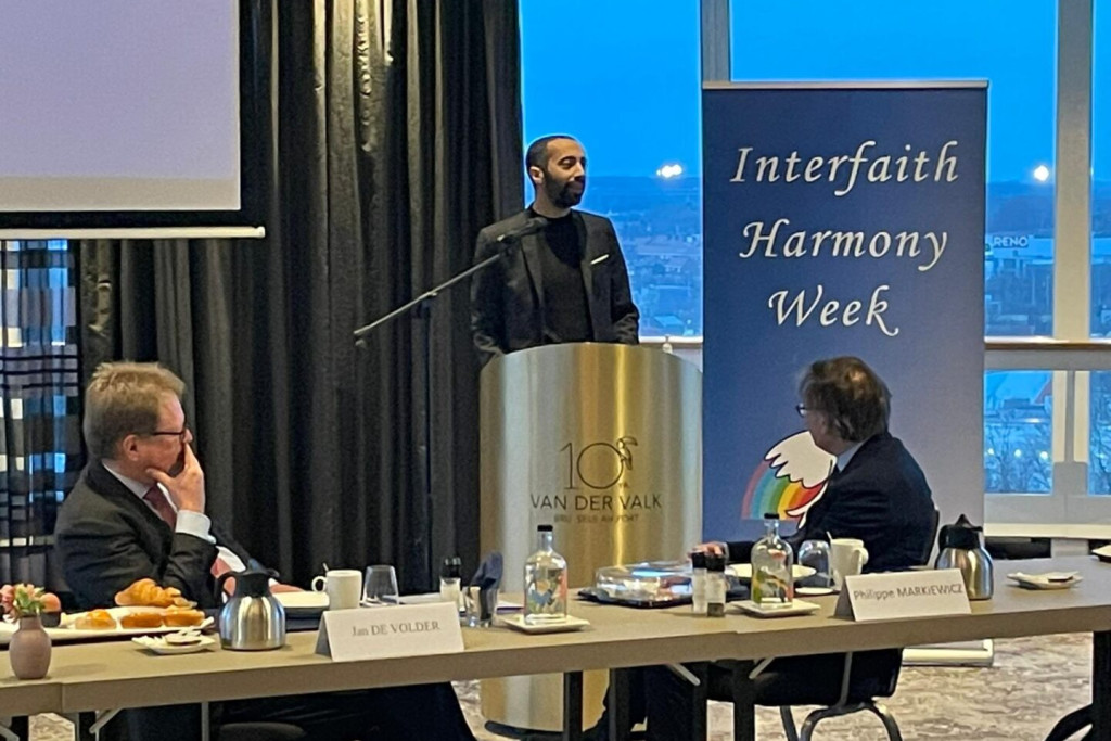 De Staatssecretaris spreekt religieuze leiders uit ons land toe