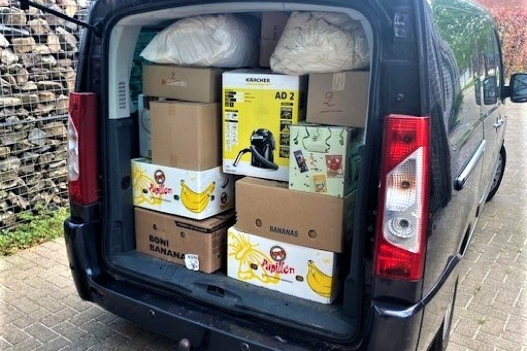 Hulpgoederen voor Oekraïne in Stekene en Sint-Gillis-Waas.