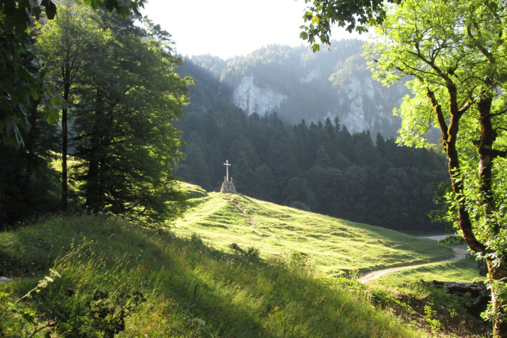 Calvariekruis in het Franse Chartreusegebergte, bakermat van de kartuizers, God- en stiltezoekers.