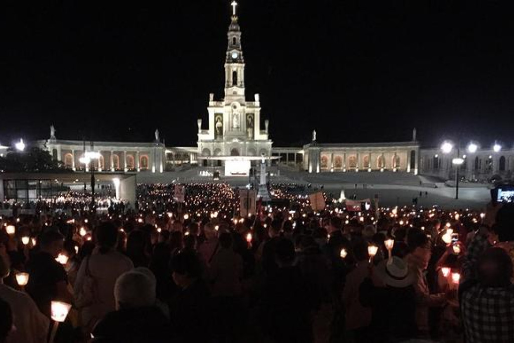 De kaarsjesprocessie in Fatima