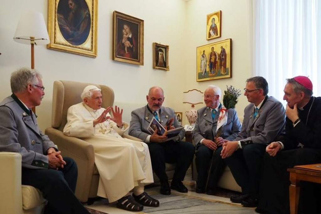 Benedictus XVI haalt herinneringen op