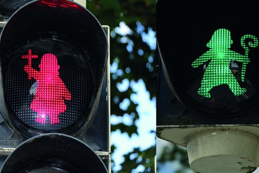 De stadspatroon Bonifatius werd in het verkeerslicht verwerkt