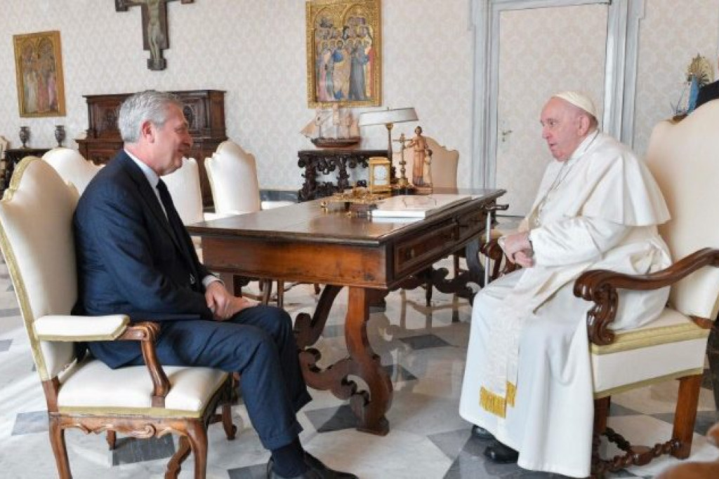 Filippo Grandi bij paus Franciscus