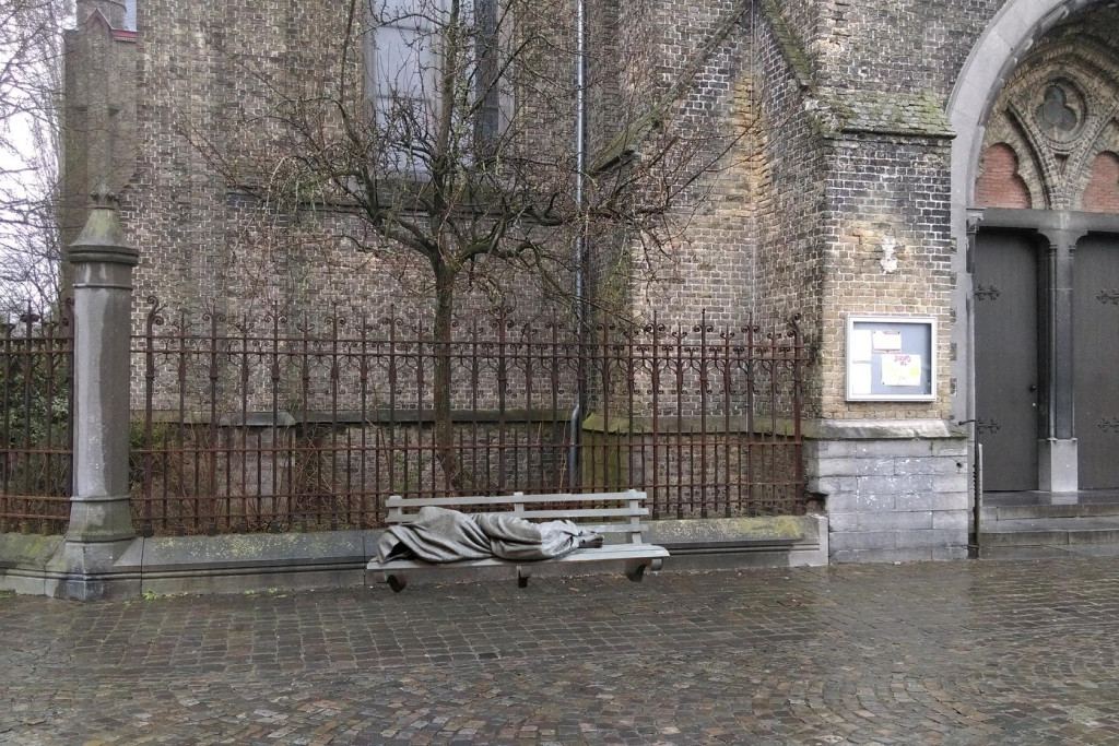 Als alles volgens plan verloopt, krijgt de Brugse Magdalenakerk in het najaar haar 'Homeless Jesus'