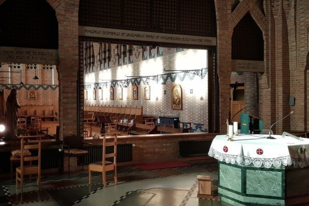Interieur van het klooster van de zusters Visitatie in de Hebronlaan in Kraainem