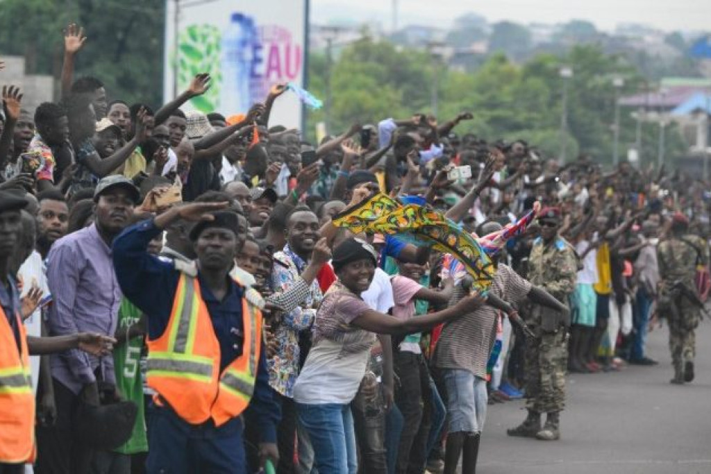 Paus Franciscus kreeg een enthousiast onthaal in de straten van Kinshasa
