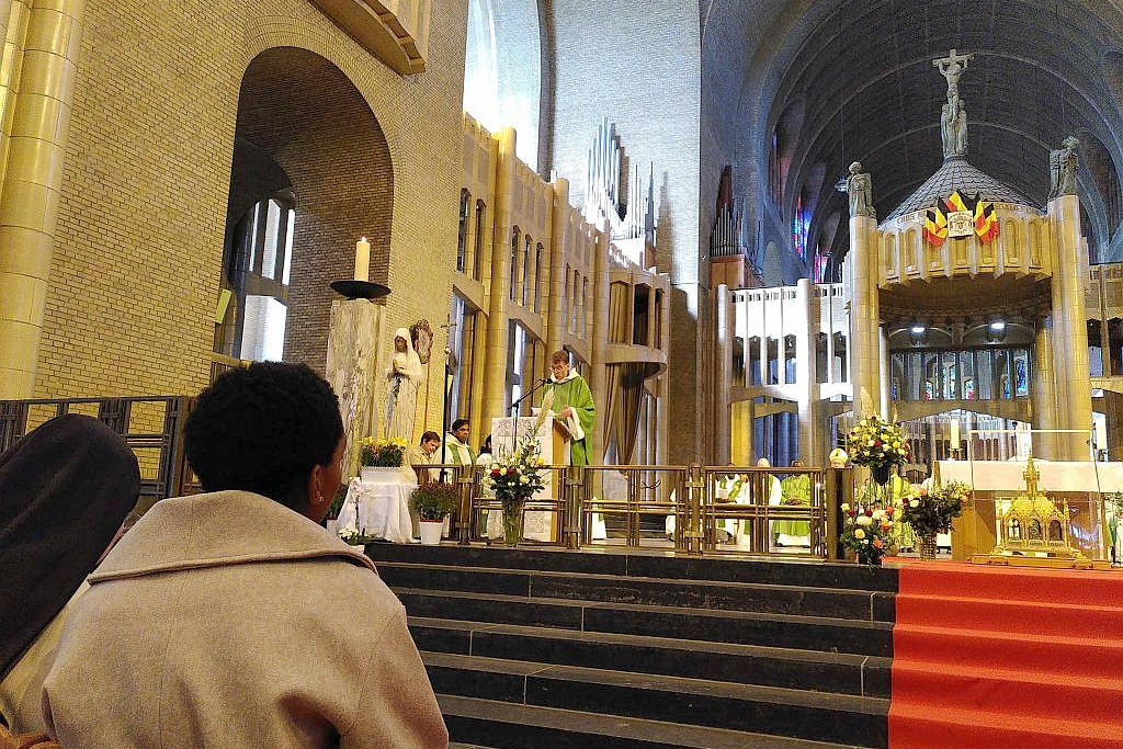 Sébastien Dehorter moedigde gelovigen aan om de relatie met de heilige Thérèse van Lisieux voort te zetten