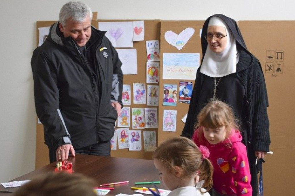Kardinaal Krajewski tijdens een vorig bezoek aan Oekraïne