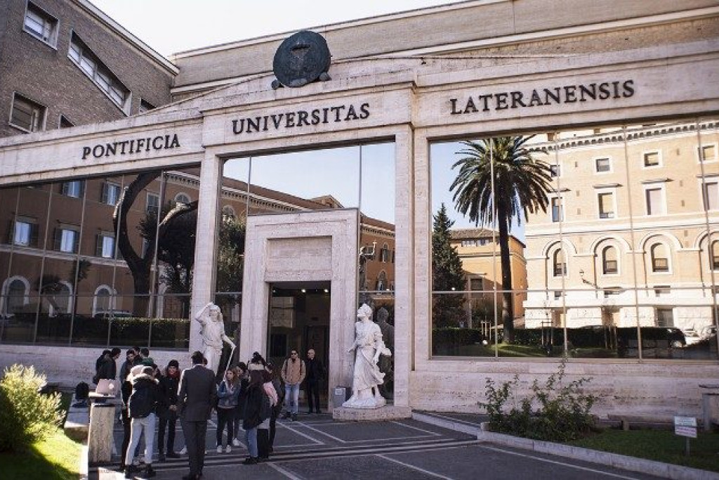 De pauselijke universiteit van Lateranen
