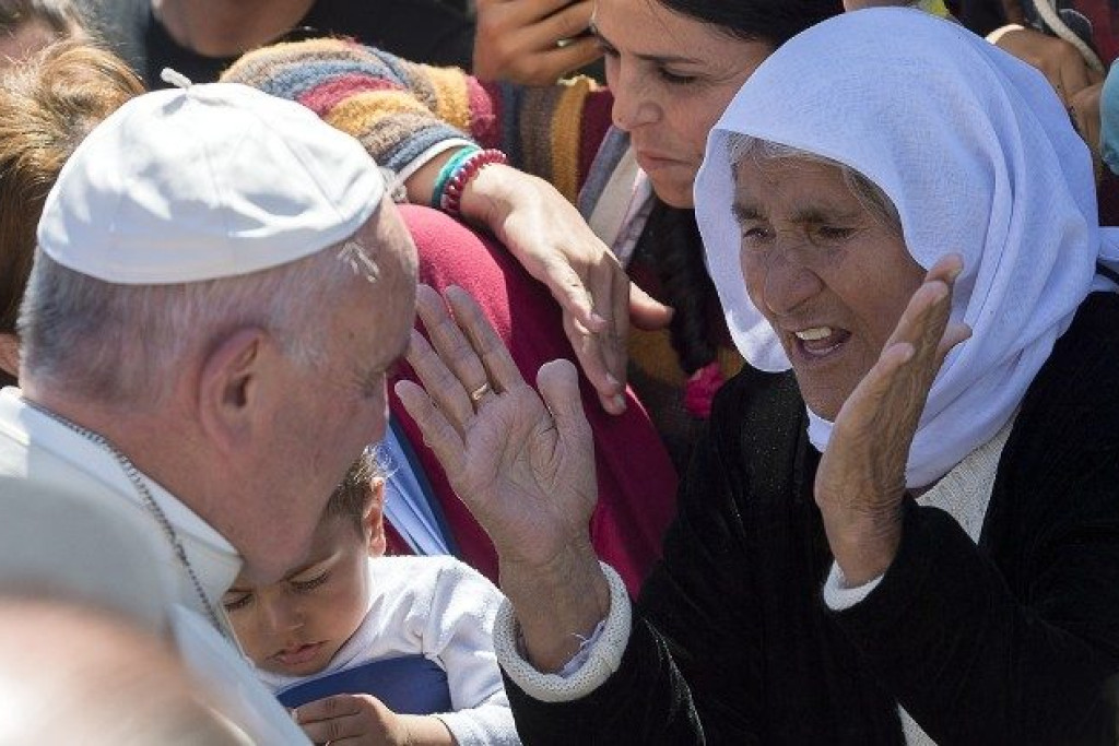 Paus Franciscus tijdens zijn bezoek aan Lesbos in 2016