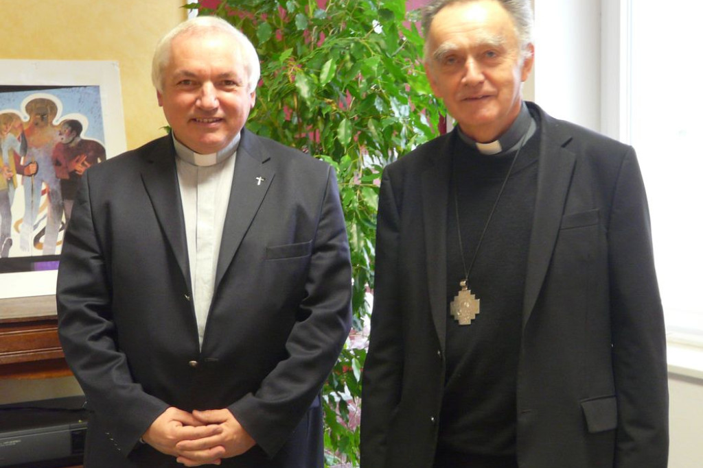 De nieuwe aartsbisschop Jean-Marc Aveline en zijn voorganger Georges Pontier