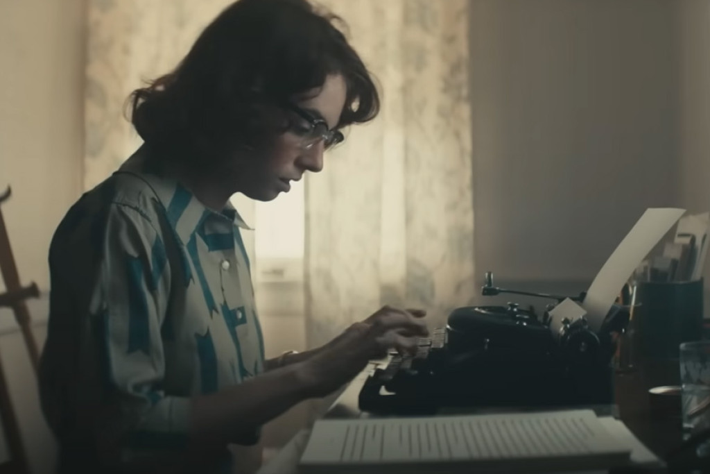 Maya Hawke als Flannery O'Connor in 'Wildcat'