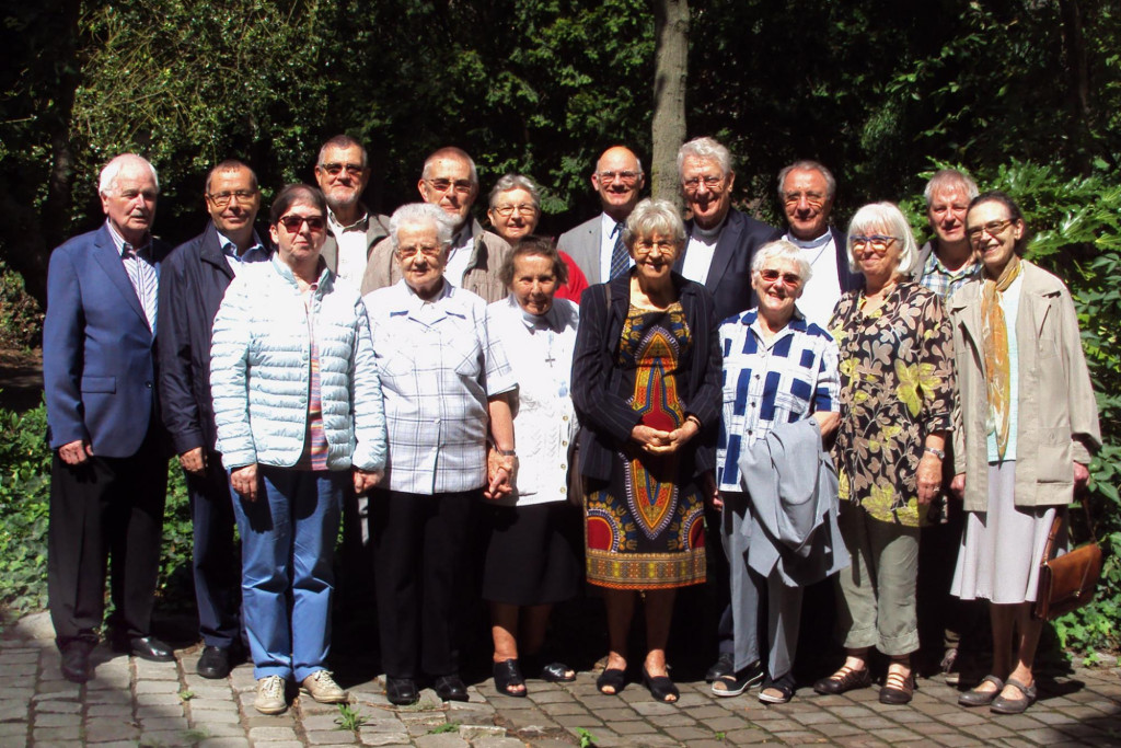 Missionarissen in vakantie op bezoek in het bisschopshuis in Gent op 9 augustus 2017