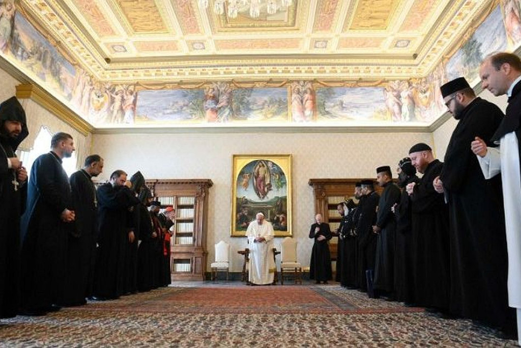 Franciscus ging in gesprek met een delegatie van de Oosters-Orthodoxe Kerken