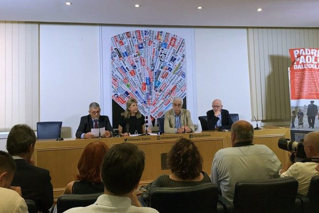 De aankondiging van de omvang van de beloning tijdens de persconferentie van gisteren in Rome